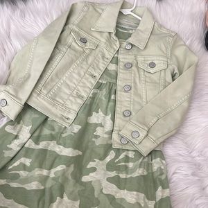 Old navy set - camouflage dress / light green jacket